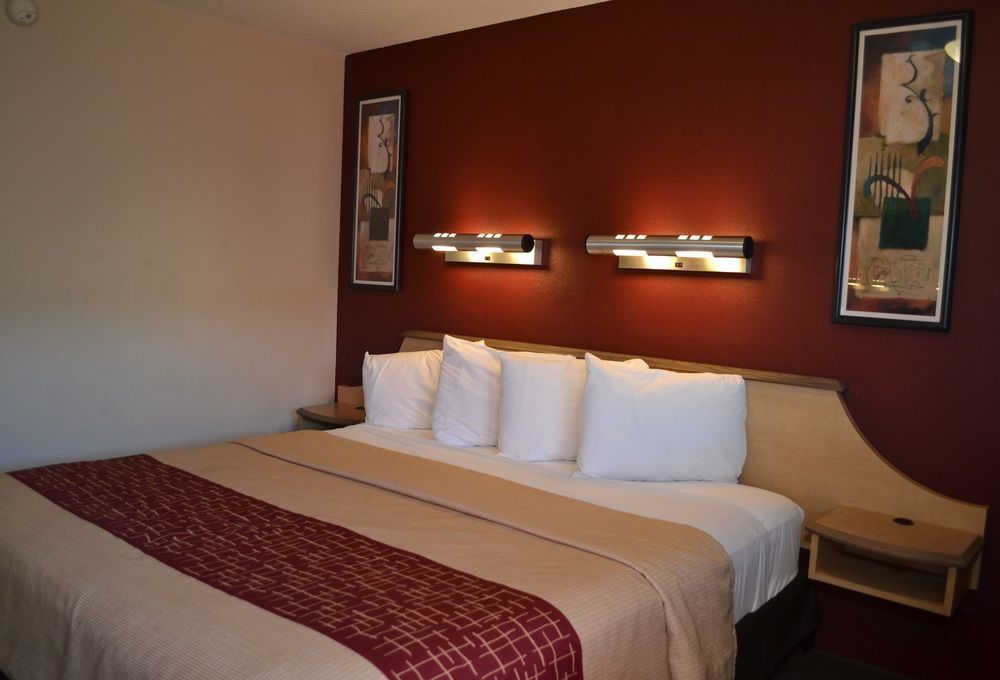 Red Roof Inn Мерріллвілл Екстер'єр фото