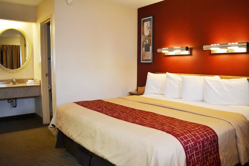 Red Roof Inn Мерріллвілл Екстер'єр фото